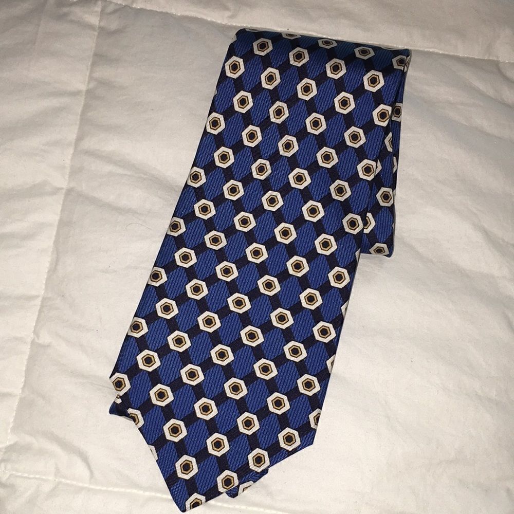 Vintage Blue Aquascutum of London retro hexagon silk print  theme sewn neck tie